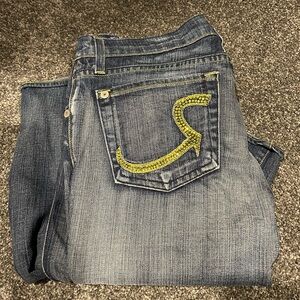 rock & republic yellow Swarovski crystals on back pockets